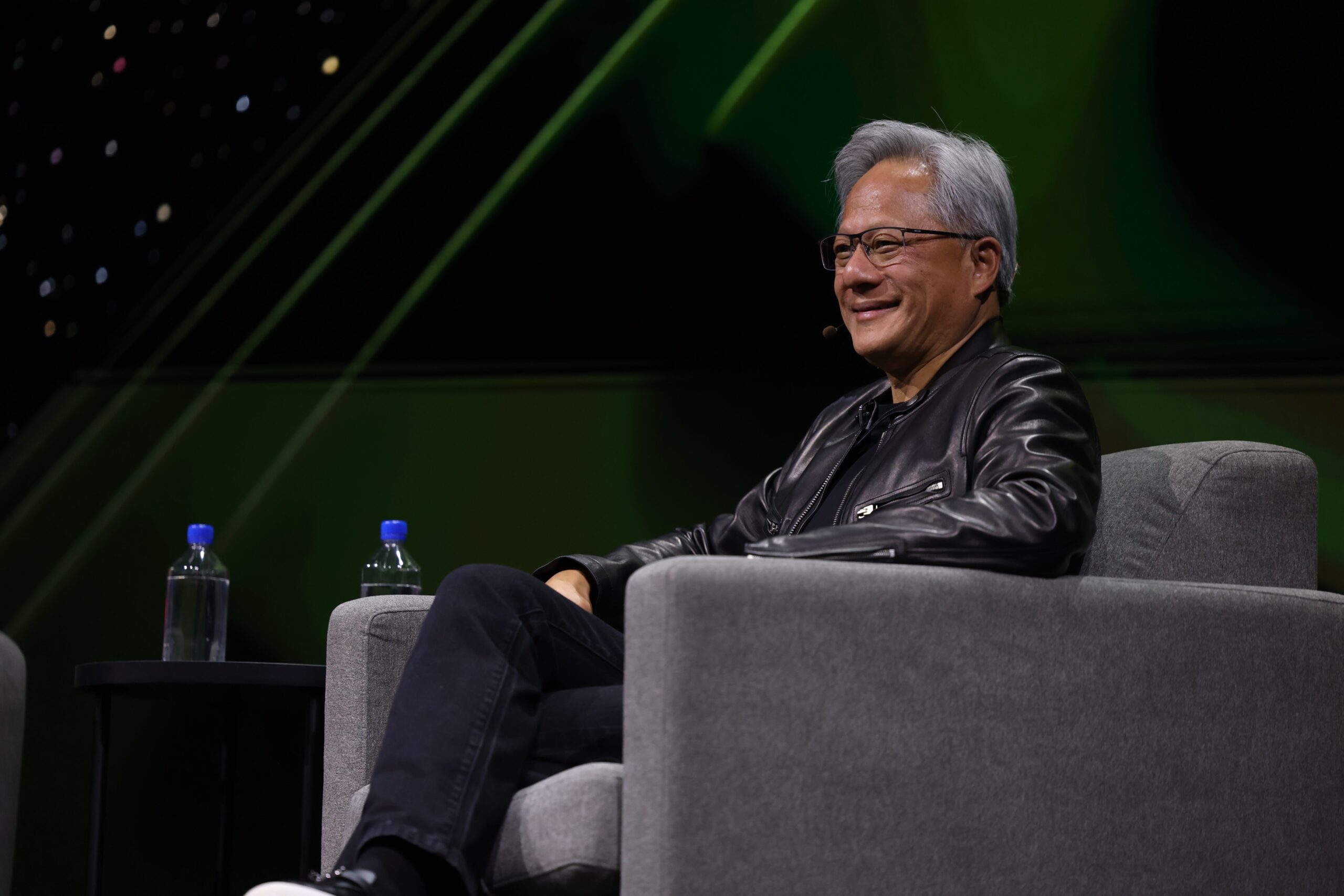 Jensen Huang defiende la IA empresarial basada en modelos abiertos