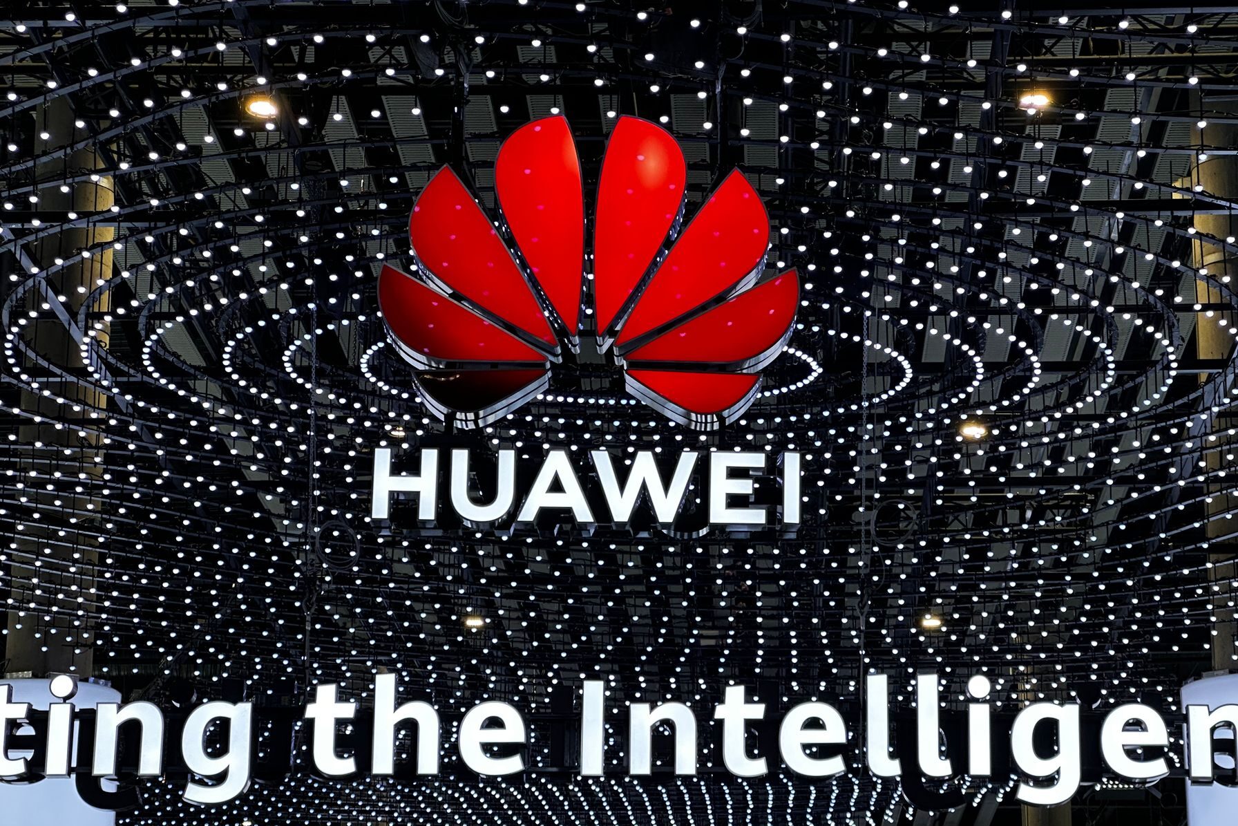 Huawei anuncia el 5.5G con una sistema de IA en el MWC 2025